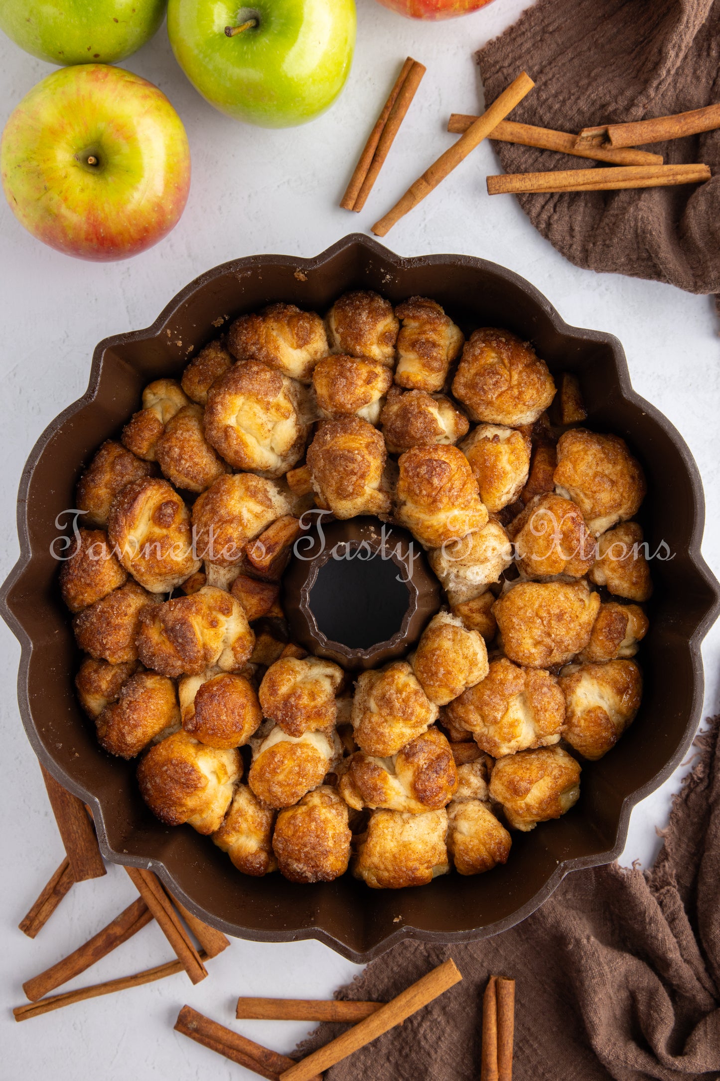 Apple Fritter Monkey Bread
