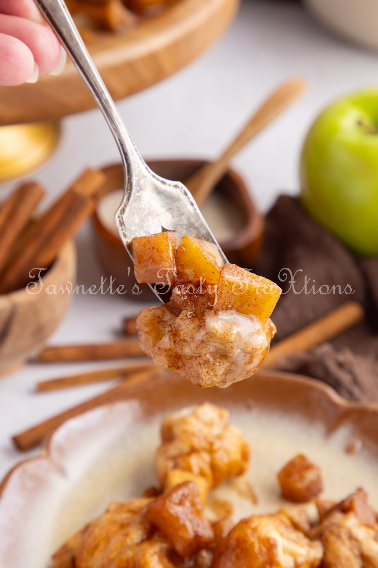 Apple Fritter Monkey Bread