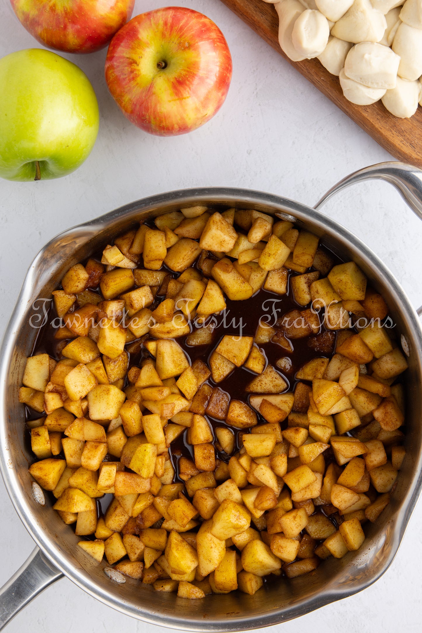 Apple Fritter Monkey Bread