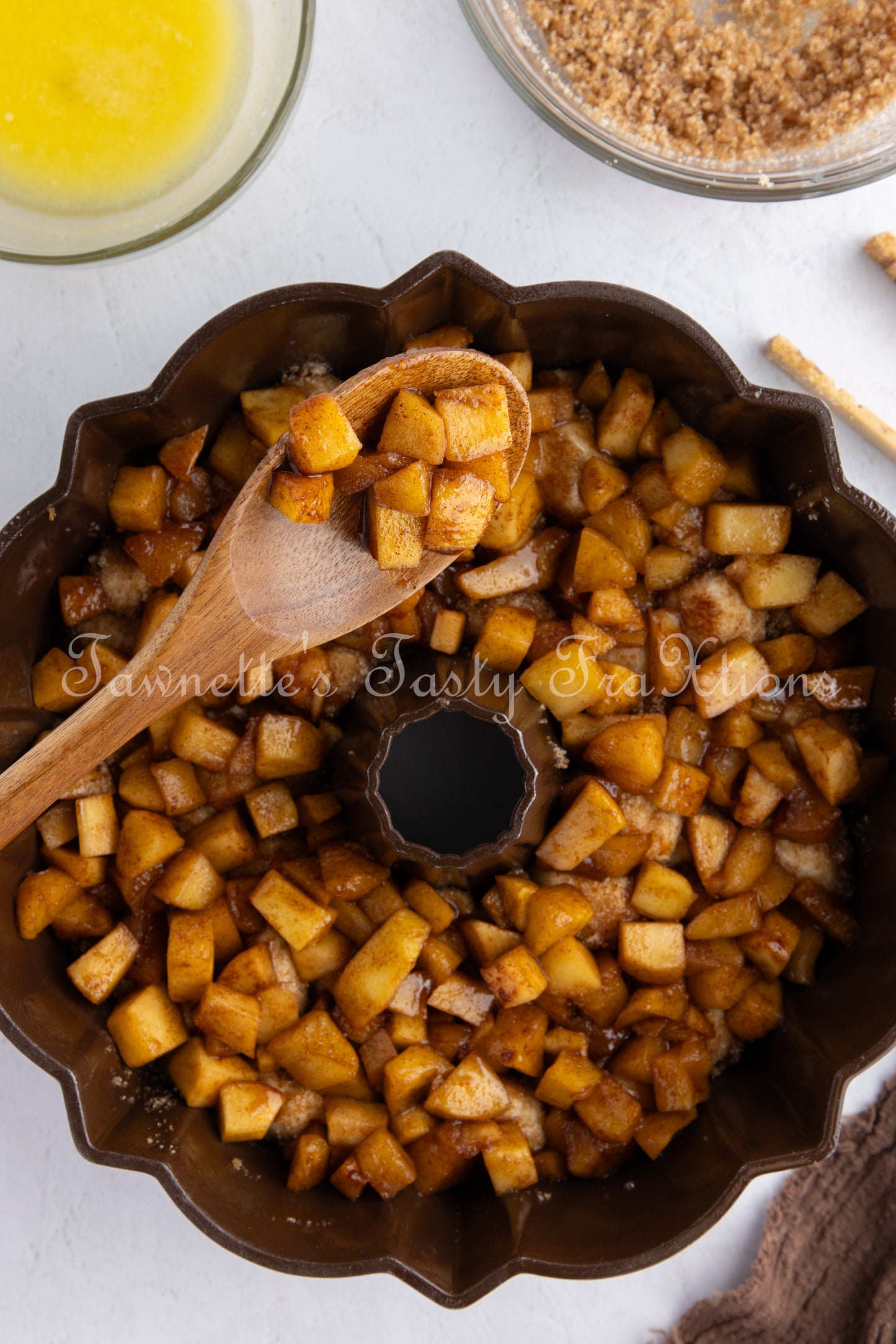 Apple Fritter Monkey Bread