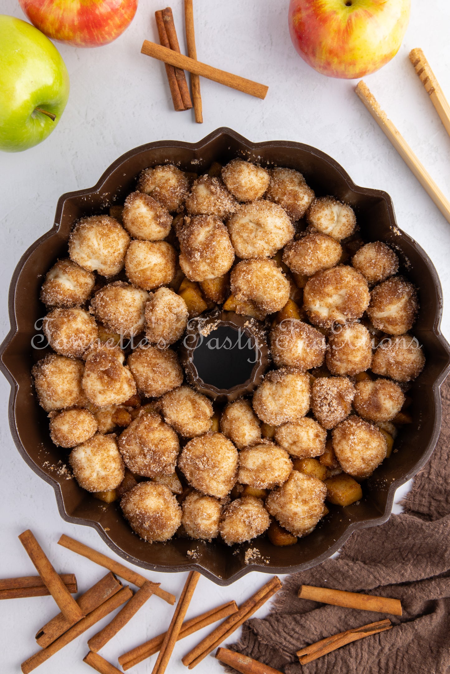 Apple Fritter Monkey Bread